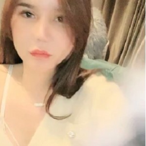 onlyfans高端名媛（黛爷） 绝美神颜，明眸皓齿秀色可餐